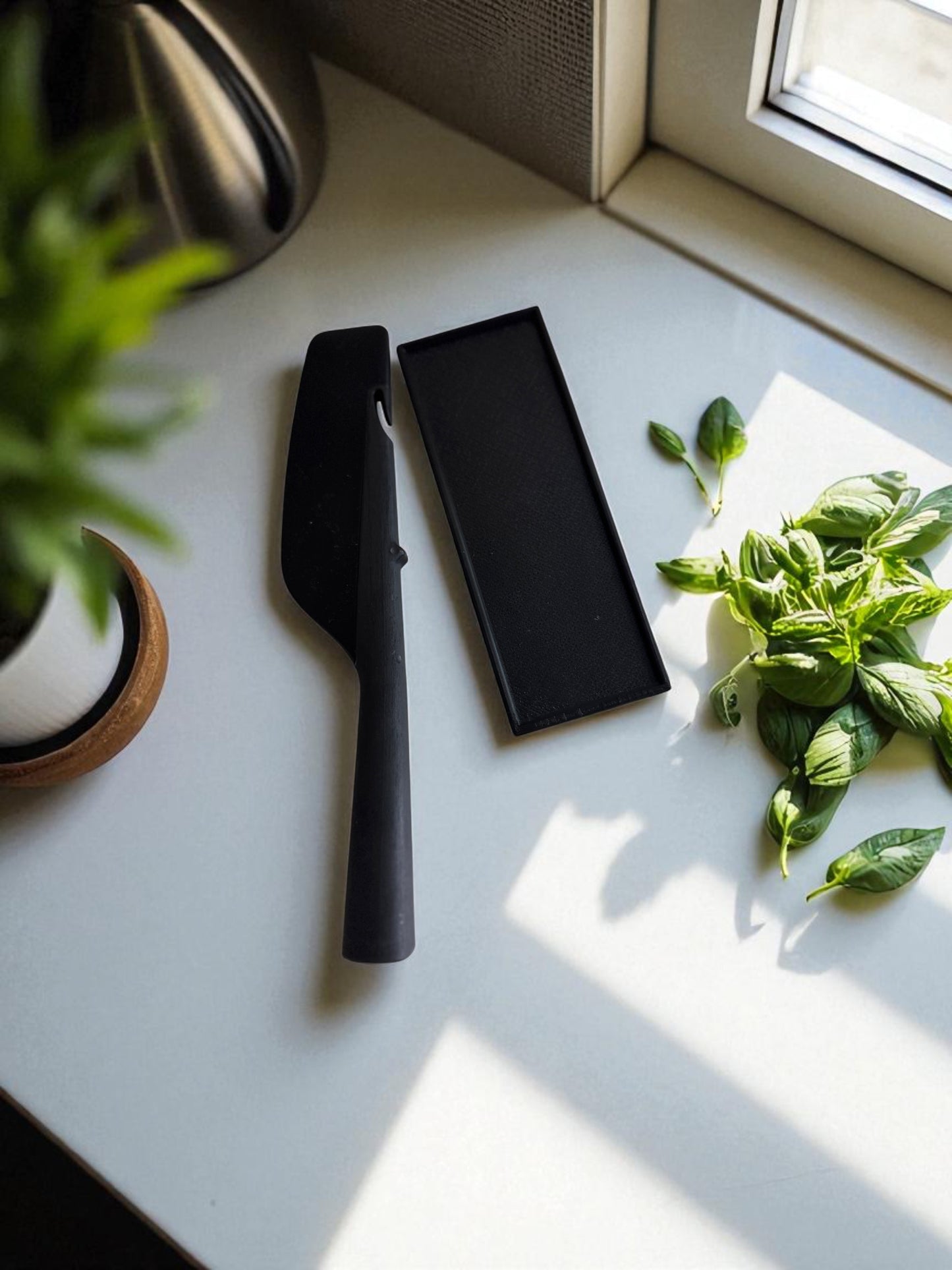 Large Wet Spatula Tray For Keeping Your Bench Clean