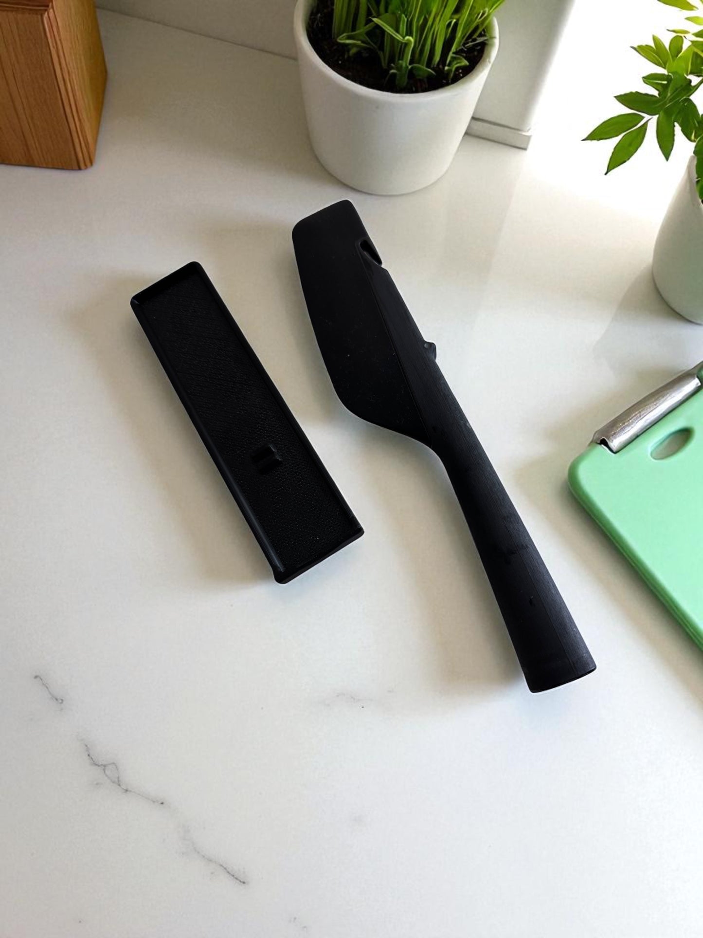 Small Wet Spatula Tray For Keeping Your Bench Clean