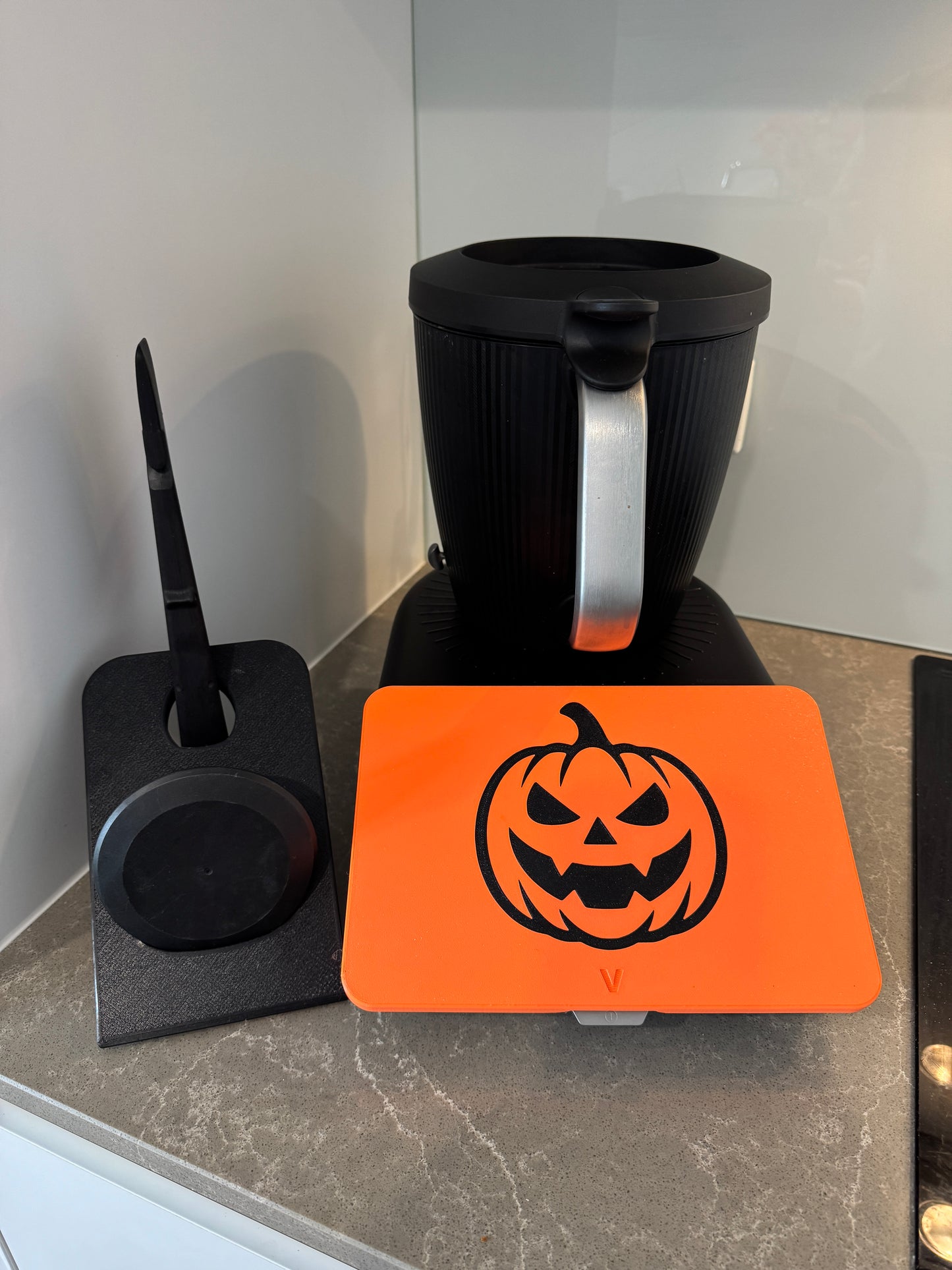 3D-Printed "Halloween Pumpkin" Screen Cover For Thermomix TM7