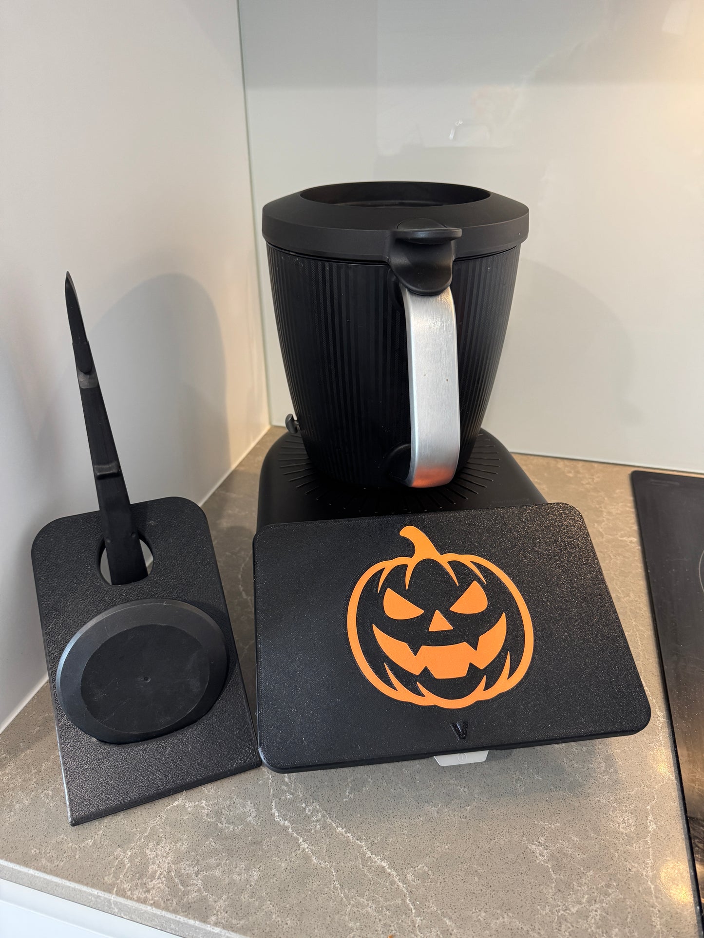 3D-Printed "Halloween Pumpkin" Screen Cover For Thermomix TM7